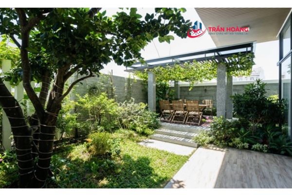 Đón sáng và gió cùng mẫu nhà vườn đơn giản mà đẹp