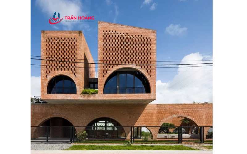 Thiết kế công trình đương đại mang tính sở trường với những viên gạch đất sét địa phương