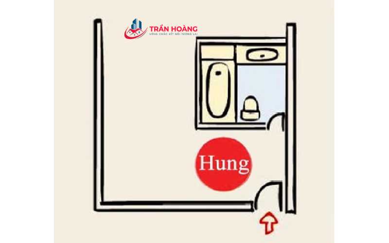 Cửa chính đối diện cầu thang, nhà vệ sinh
