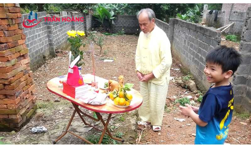 Mượn tuổi làm nhà người trên 70 tuổi có tốt không